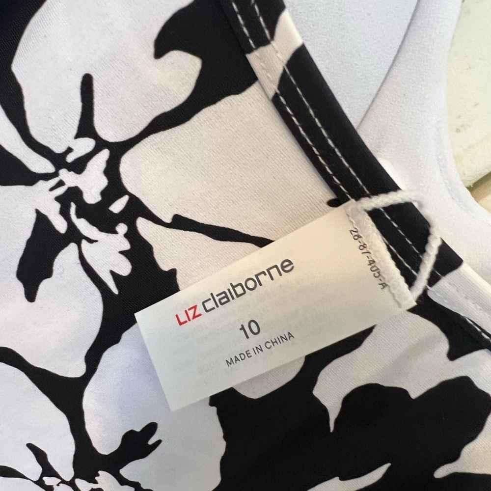 ✅Liz Claiborne Black and White Floral swim dres—-size :10( - Picture 4 of 12